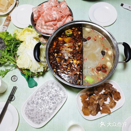 相聚珠江火锅店