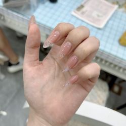 -七彩虹美甲美睫 半永久