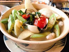 -Cuc Gach Quan Restaurant