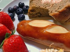 红豆碱水面包-WHEN PIGS FLY当猪飞