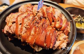 Grilled Pork Trotter with BBQ Flavor