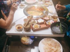 -老房老舍重庆火锅(假日城市店)
