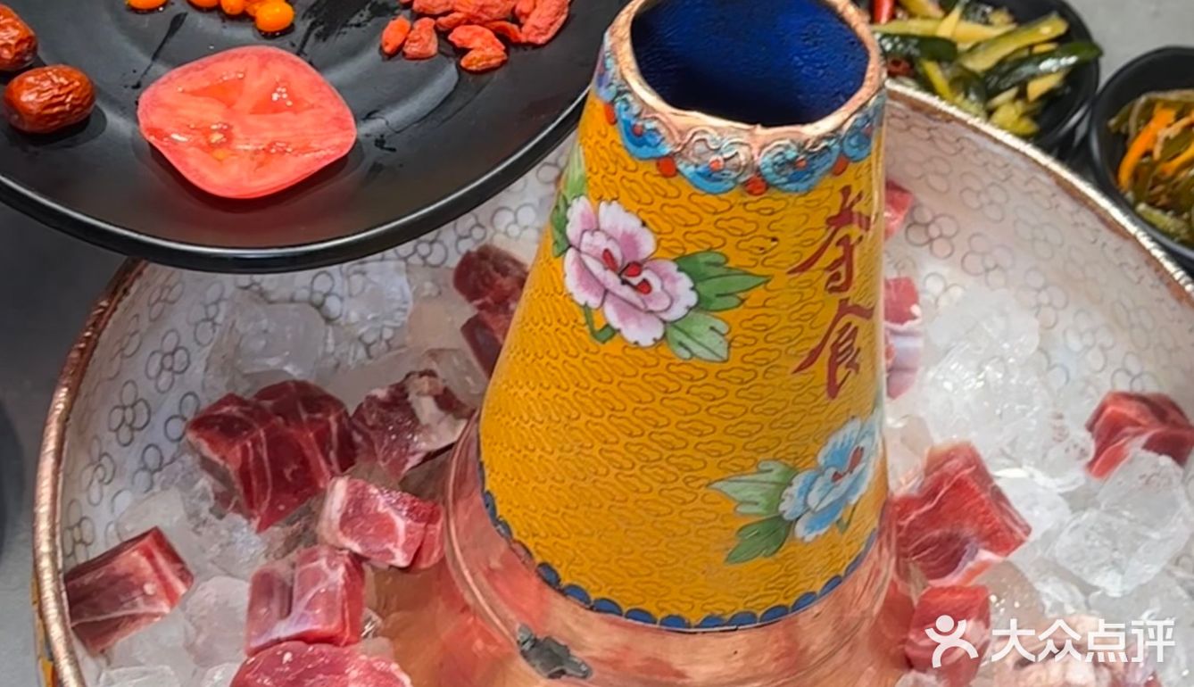 来新疆怎么能不吃沙棘火锅呢!!就在乌鲁木齐