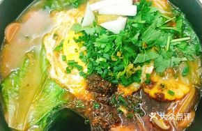 Tomato and Egg Clay Pot Noodles