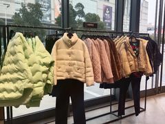 -URBAN REVIVO(上海中庚漫游城店)