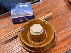 -苗家大院酸汤鱼(贵阳北站店)