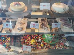 面包甜点陈列柜-南通滨江洲际酒店-西集自助餐厅