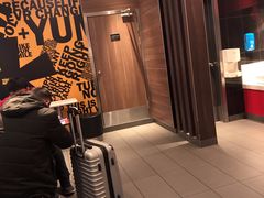-麦当劳(汉口火车站候车室店)