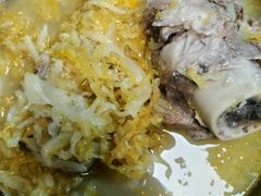 大骨头炖酸菜-关东小磨东北菜(上海长风大悦城店)