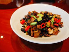 -头上红煨盐鸡乡村食府