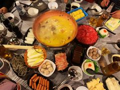 -鲜入围煮花胶鸡海鲜火锅