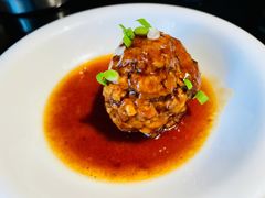 咸蛋黄狮子头-梅飞酒家(桑园路店)