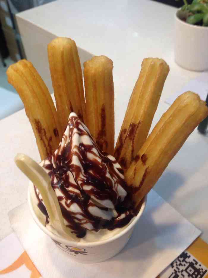 churros吉拿果-"去吃老方前想到还囤了这家店的券几个人.