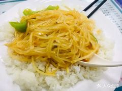 青椒土豆丝盖烧饭-伊祥·敦煌楼