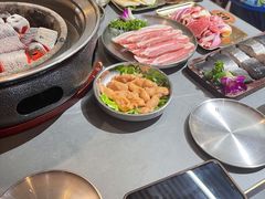 -围炉肉舍•炭烤活鳗•丹东海鲜烤肉(步行街店)