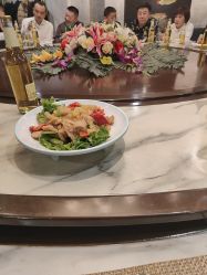 -鑫淼餐饮娱乐中心(江东街店)