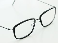 -目艮眼镜SHOWROOM(品牌集合店)