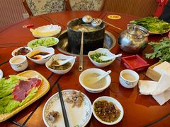 -鲁朗纳麦石锅鸡庄园