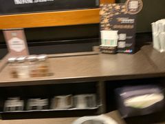 -星巴克臻选(南京金茂览秀城店)