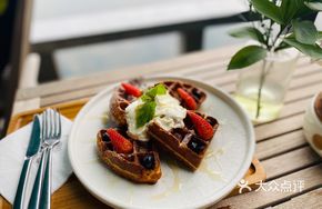 Fresh Fruit Waffle