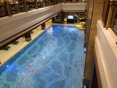 -浅深休闲酒店-停车场