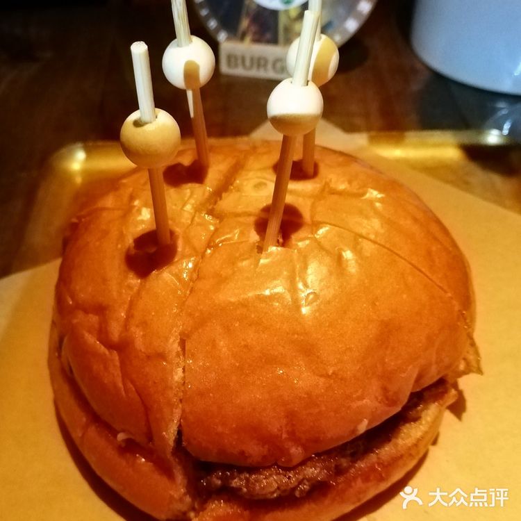 打卡新开业的小伯格酒馆 舒适温馨[拔草][礼花]