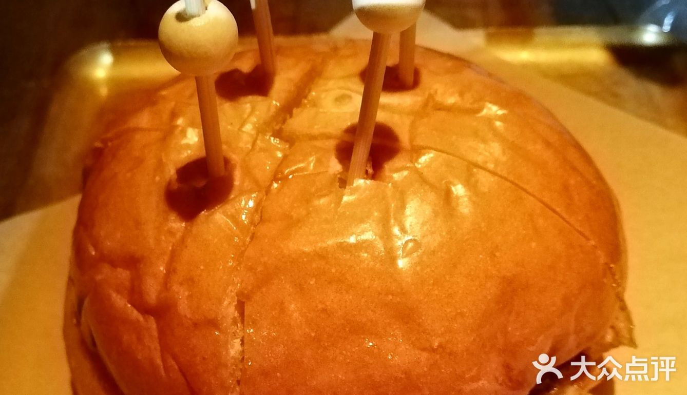 打卡新开业的小伯格酒馆 舒适温馨[拔草][礼花]