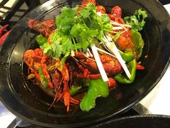 -虾弄弄海派小龙虾·牛羊蝎子火锅