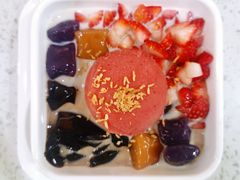 草莓椰香仙草-圆碌碌甜品屋(二中店)