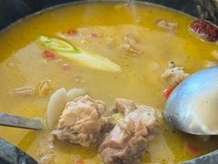 -鲁朗纳麦石锅鸡庄园