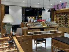 -宝丽眼镜(湖墅店)