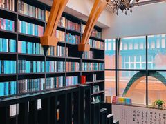 -钟书阁(松江泰晤士小镇店)