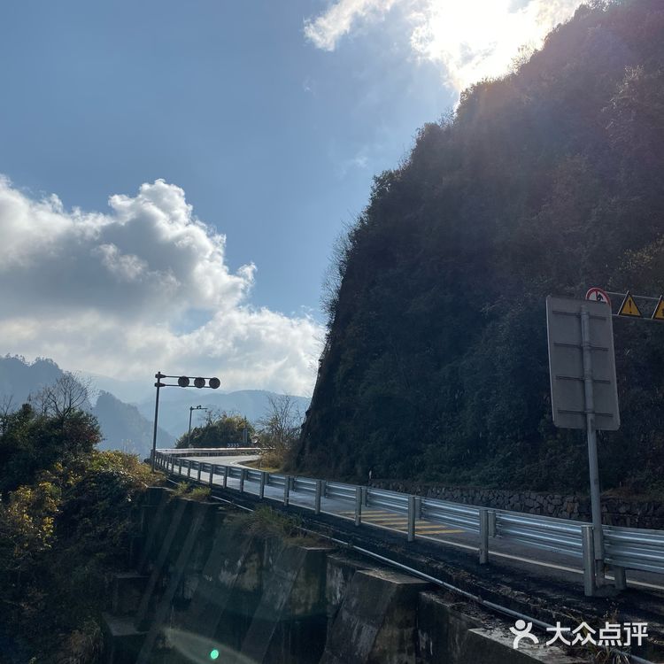 来山里呼吸一下新鲜空气