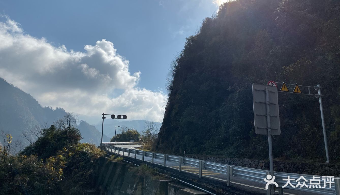 来山里呼吸一下新鲜空气