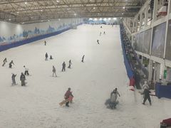 -乔波室内滑雪场