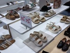 -hotwind热风(中贸广场店)
