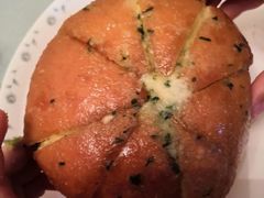 爆馅肉酱蒜香包-喜茶(广州番禺奥园广场店)