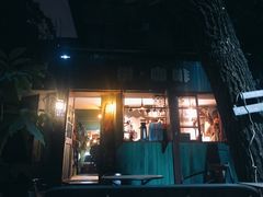 门面-樹下遇见树·咖啡
