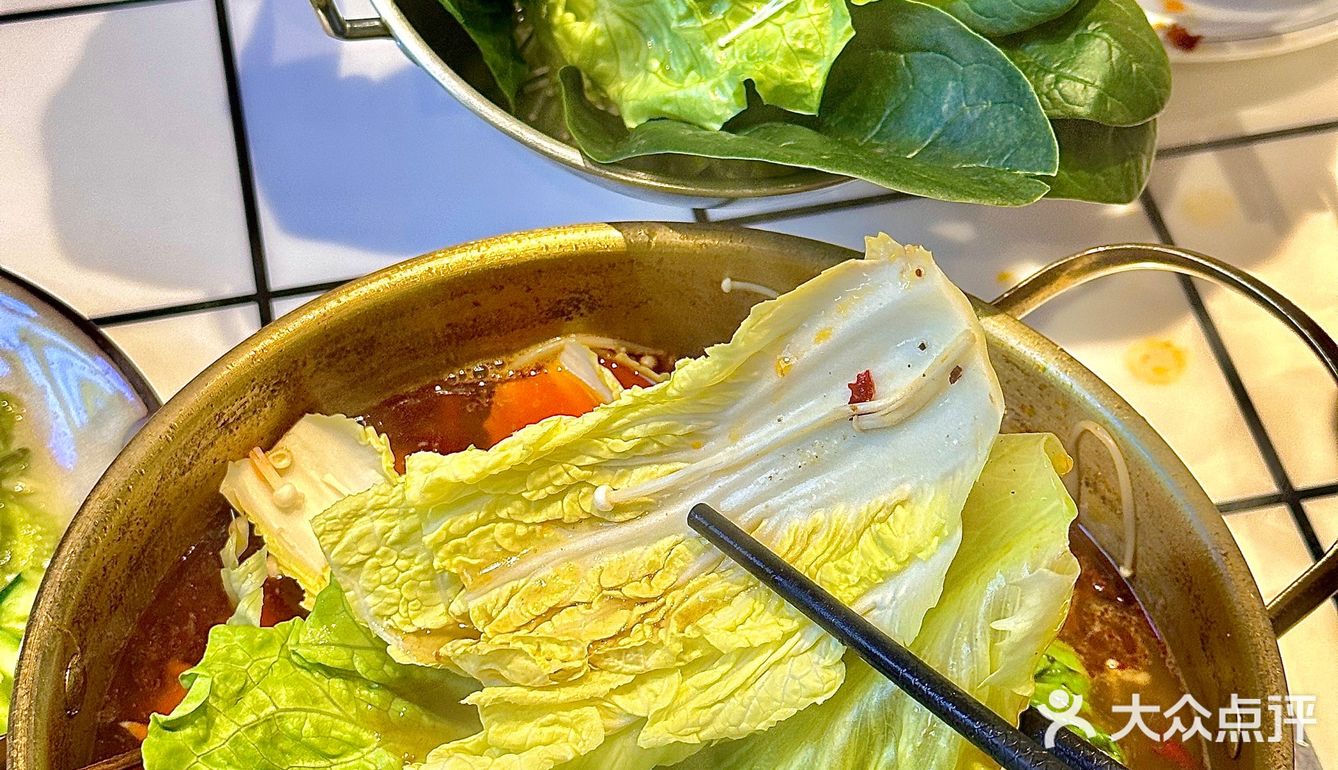 杭州西湖边东北烤串！人生建议：吃货币吃！！