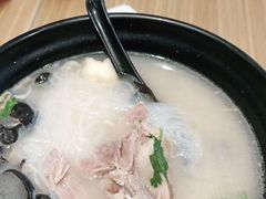 -小杨生煎(金山百联购物中心3楼店)