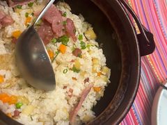 -香巴拉云南餐厅(华莱坞店)