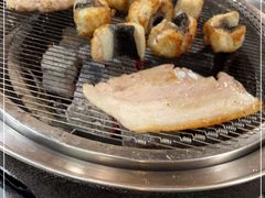 -围炉肉舍•炭烤活鳗•丹东海鲜烤肉(步行街店)