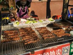 -周日夜市