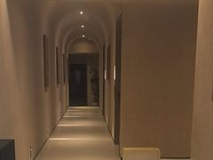 -灸春堂·艾灸·痛症·整脊连锁(之江银泰店)