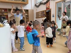 -蒙蒙狮蒙台梭利儿童之家