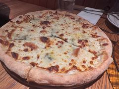 四重芝士披萨-La Strada(安福路店)