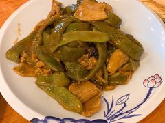 肉焖油豆角-东北农家小院(定西路店)
