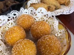 炸椰汁西米流心丸子-黄师奶甜品店