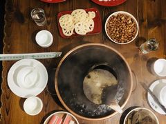 -洞庭洲·防空洞火锅·烧烤·铜锅涮肉(新百广场店)