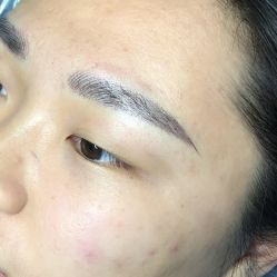 -一个差评成就的纹眉店